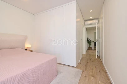 Apartamento T3 para Venda em Oeiras e São Julião da Barra, Paço de Arcos e Caxias