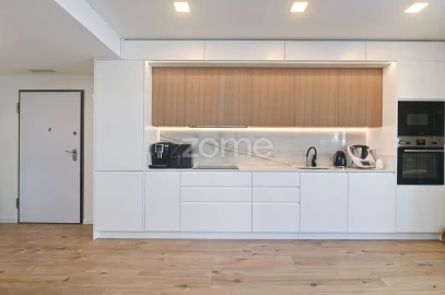 Apartamento T3 para Venda em Oeiras e São Julião da Barra, Paço de Arcos e Caxias