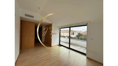 Apartamento T2 para Arrendamento em Glória e Vera Cruz