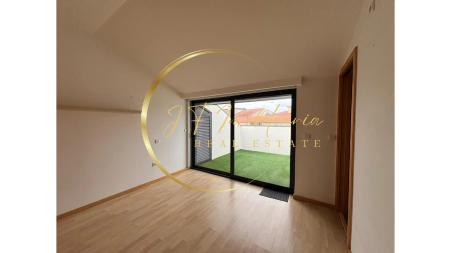 Apartamento T2 para Arrendamento em Glória e Vera Cruz Foto 8