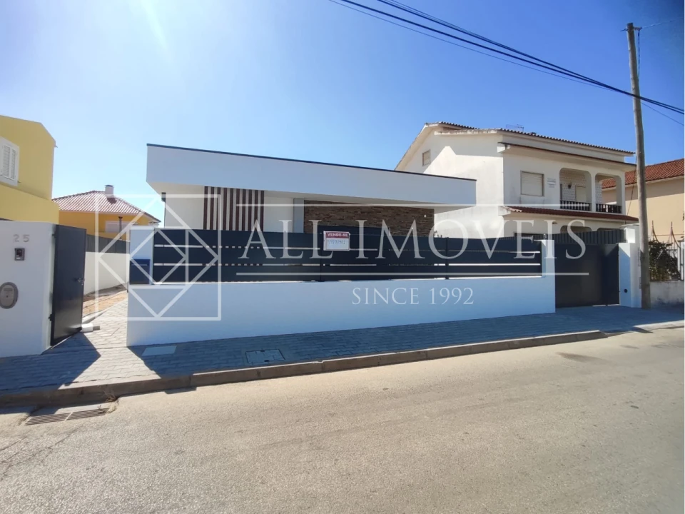 Moradia T3 para Venda em Fernao Ferro Foto 9