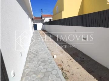 Moradia T3 para Venda em Fernao Ferro