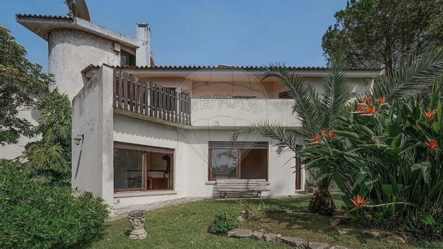 Moradia T5 para Venda em Carcavelos e Parede