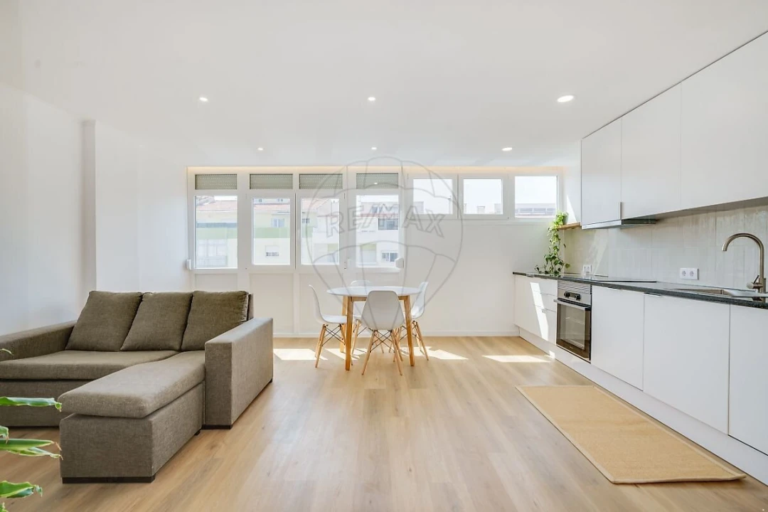 Apartamento T2 para Venda em Amora Foto 1