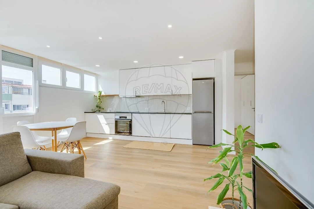 Apartamento T2 para Venda em Amora Foto 4