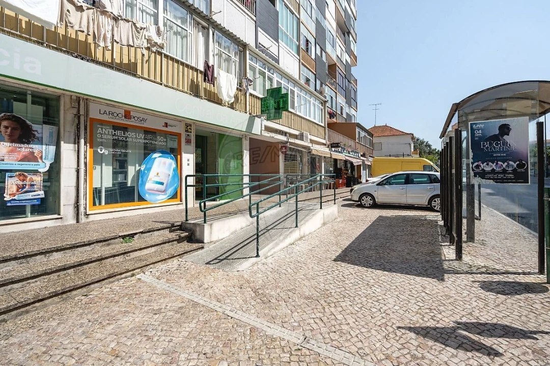 Apartamento T2 para Venda em Amora Foto 16