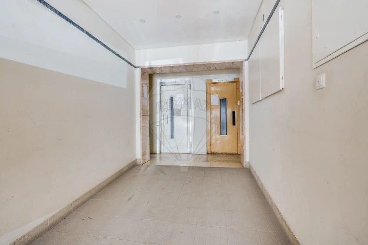 Apartamento T2 para Venda em Amora Foto 17