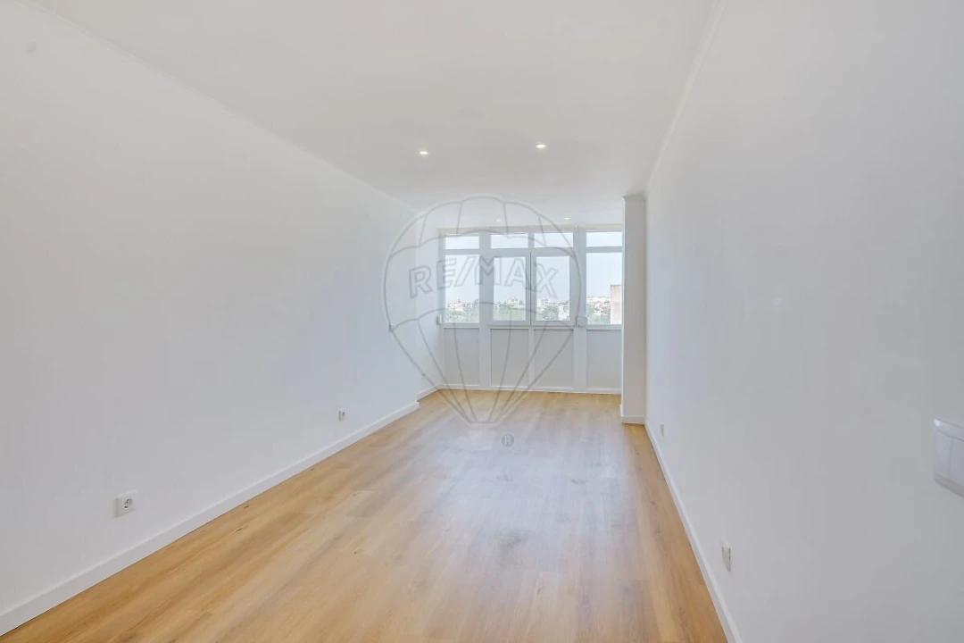 Apartamento T2 para Venda em Amora Foto 11