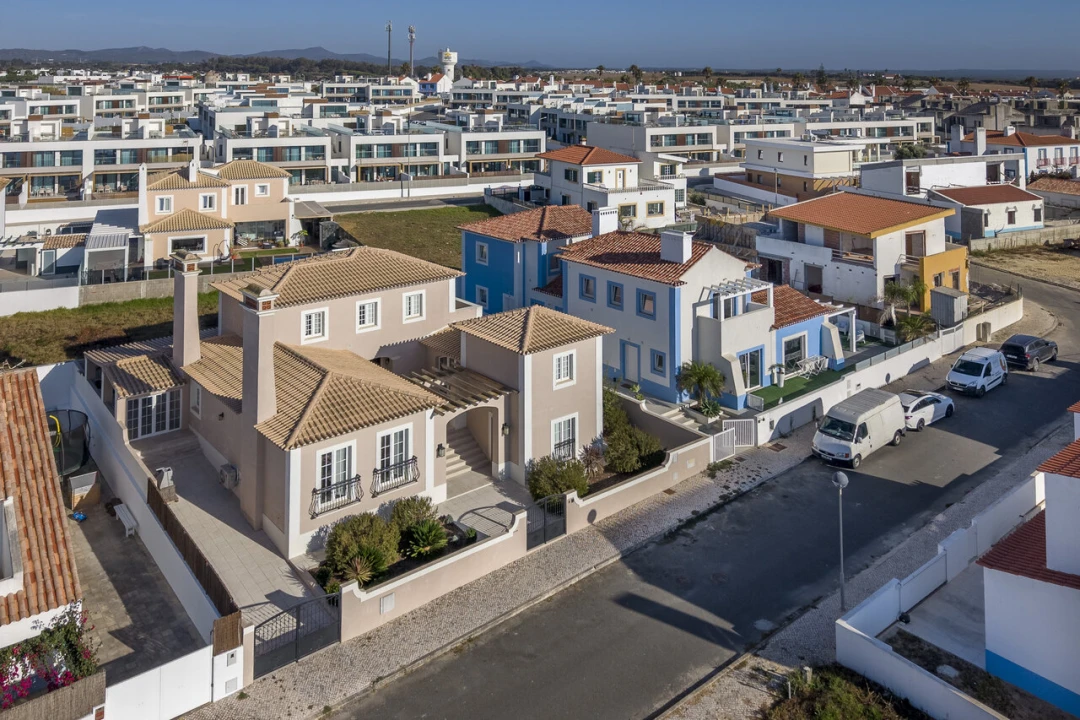 Moradia T5 para Venda em Porto Covo Foto 1