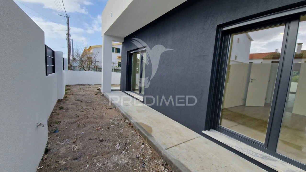 Moradia T3 para Venda em Fernao Ferro Foto 20