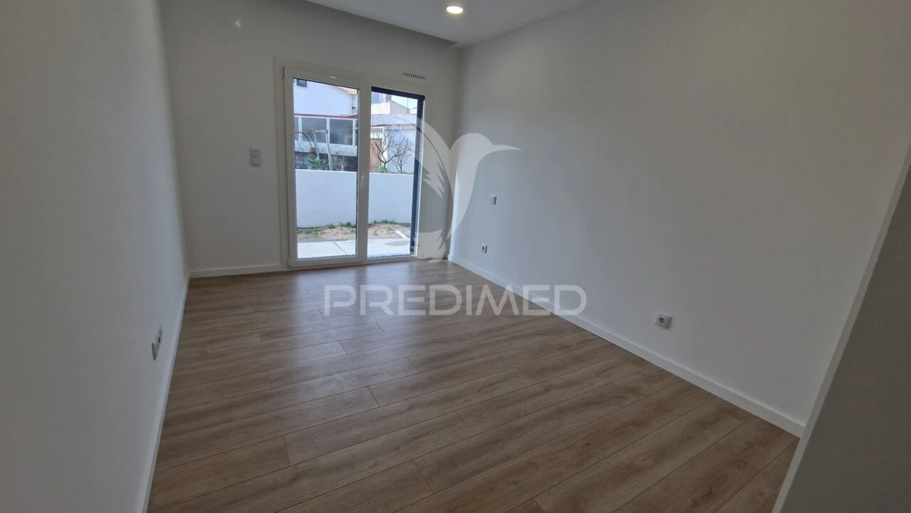 Moradia T3 para Venda em Fernao Ferro Foto 14