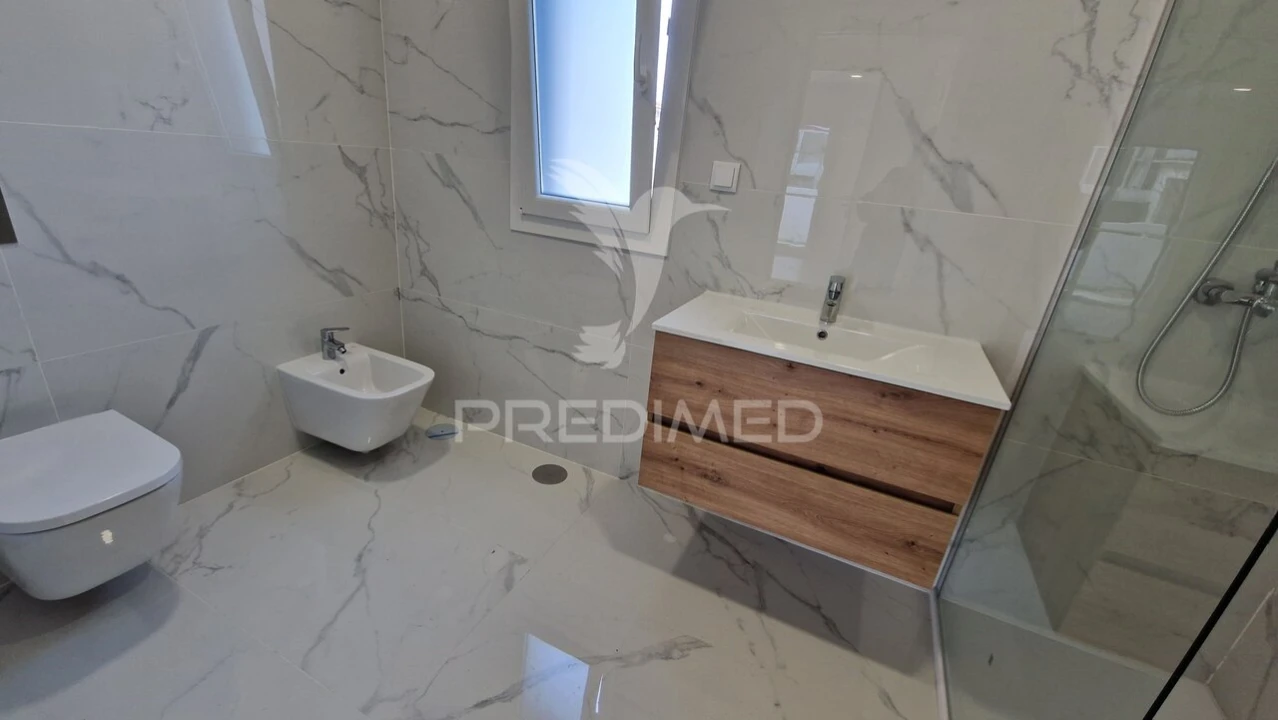 Moradia T3 para Venda em Fernao Ferro Foto 6