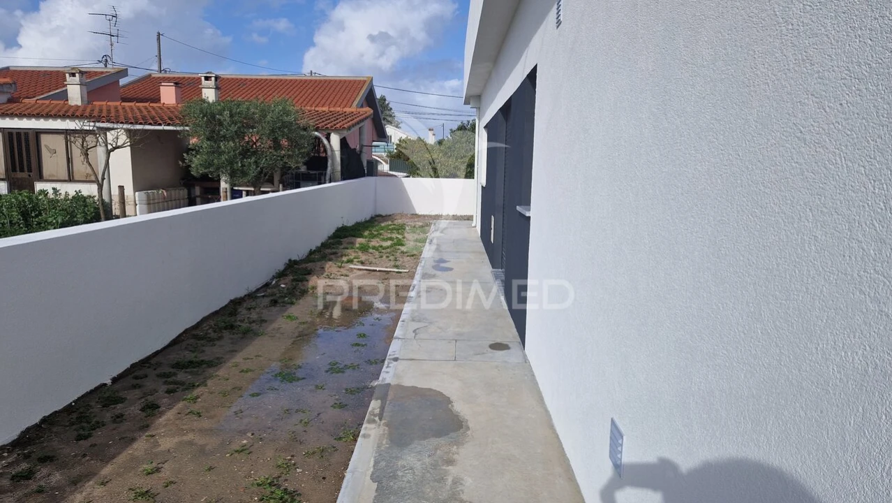 Moradia T3 para Venda em Fernao Ferro Foto 22