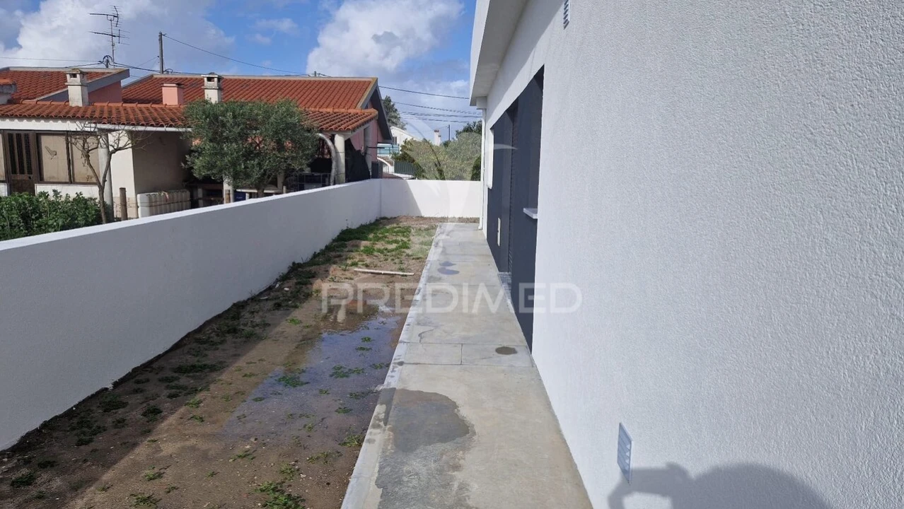 Moradia T3 para Venda em Fernao Ferro Foto 33