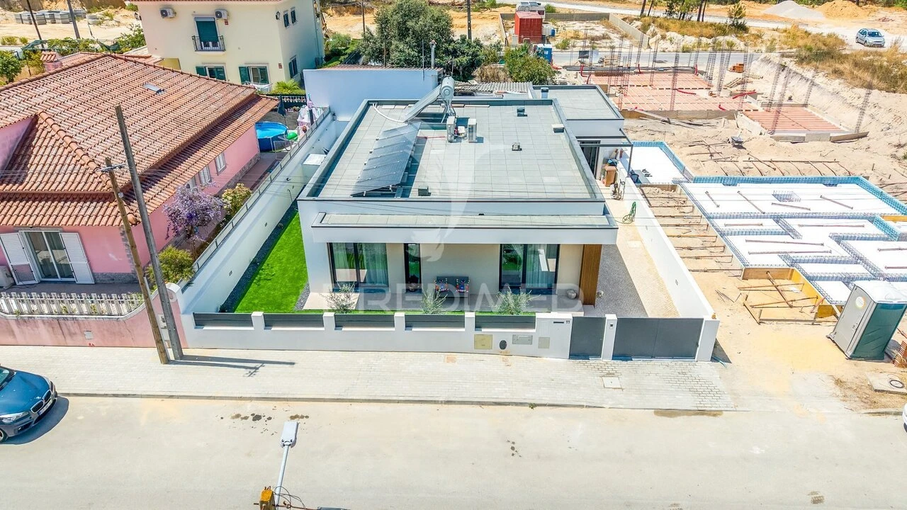 Moradia T3 para Venda em Fernao Ferro Foto 39