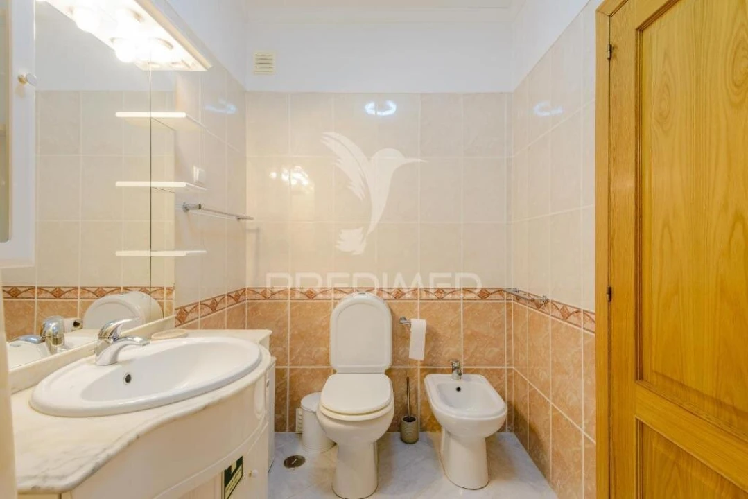 Apartamento T2 para Venda em Quarteira Foto 18