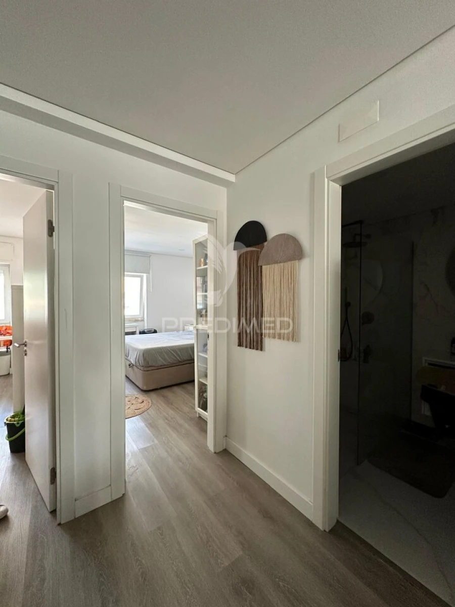 Apartamento T2 para Venda em Charneca de Caparica e Sobreda Foto 4