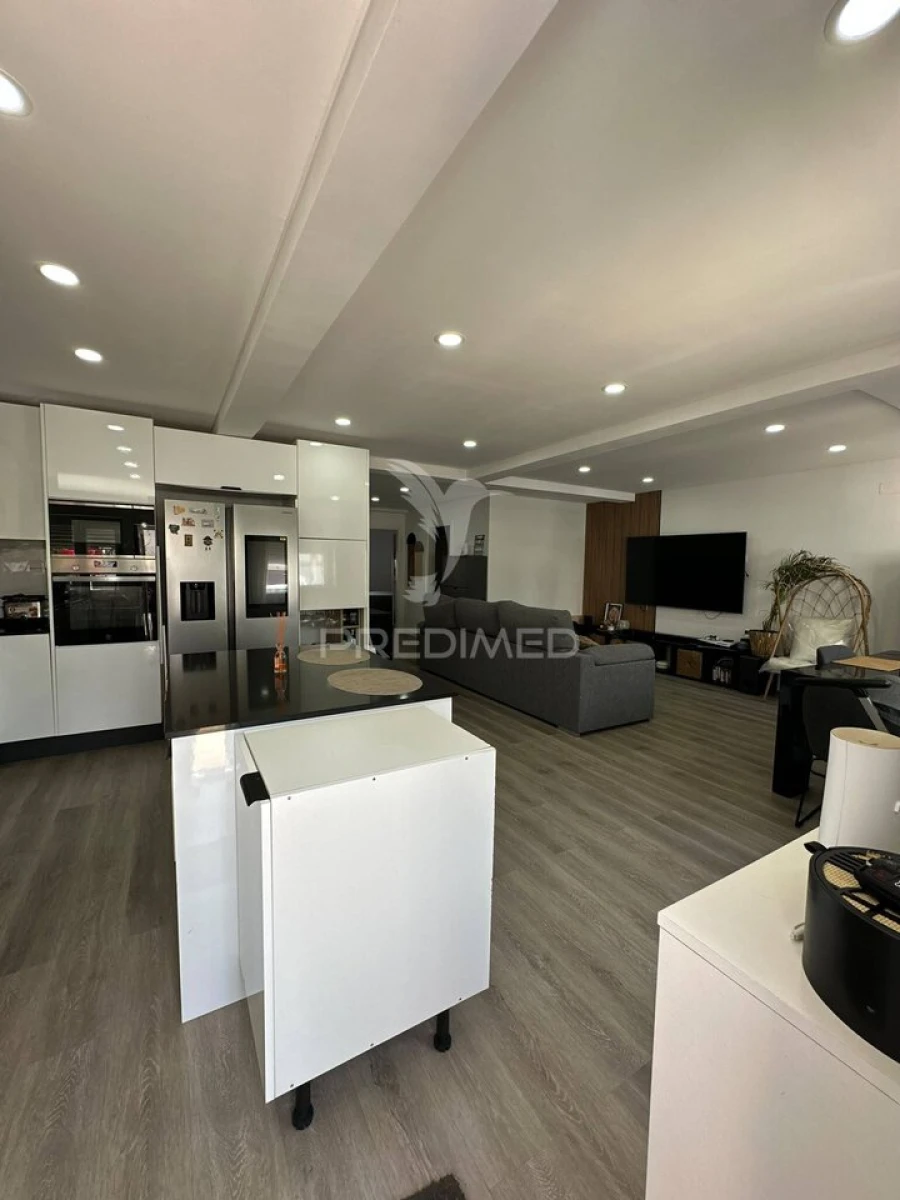 Apartamento T2 para Venda em Charneca de Caparica e Sobreda Foto 22