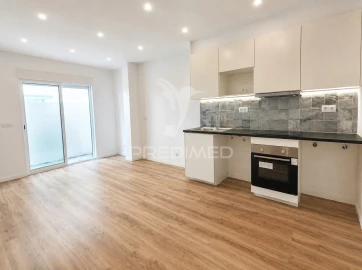 Apartamento T1 para Venda em Sacavém e Prior Velho