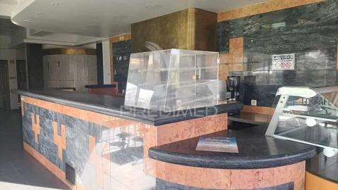 Loja para Arrendamento em Coronado (São Romão e São Mamede)