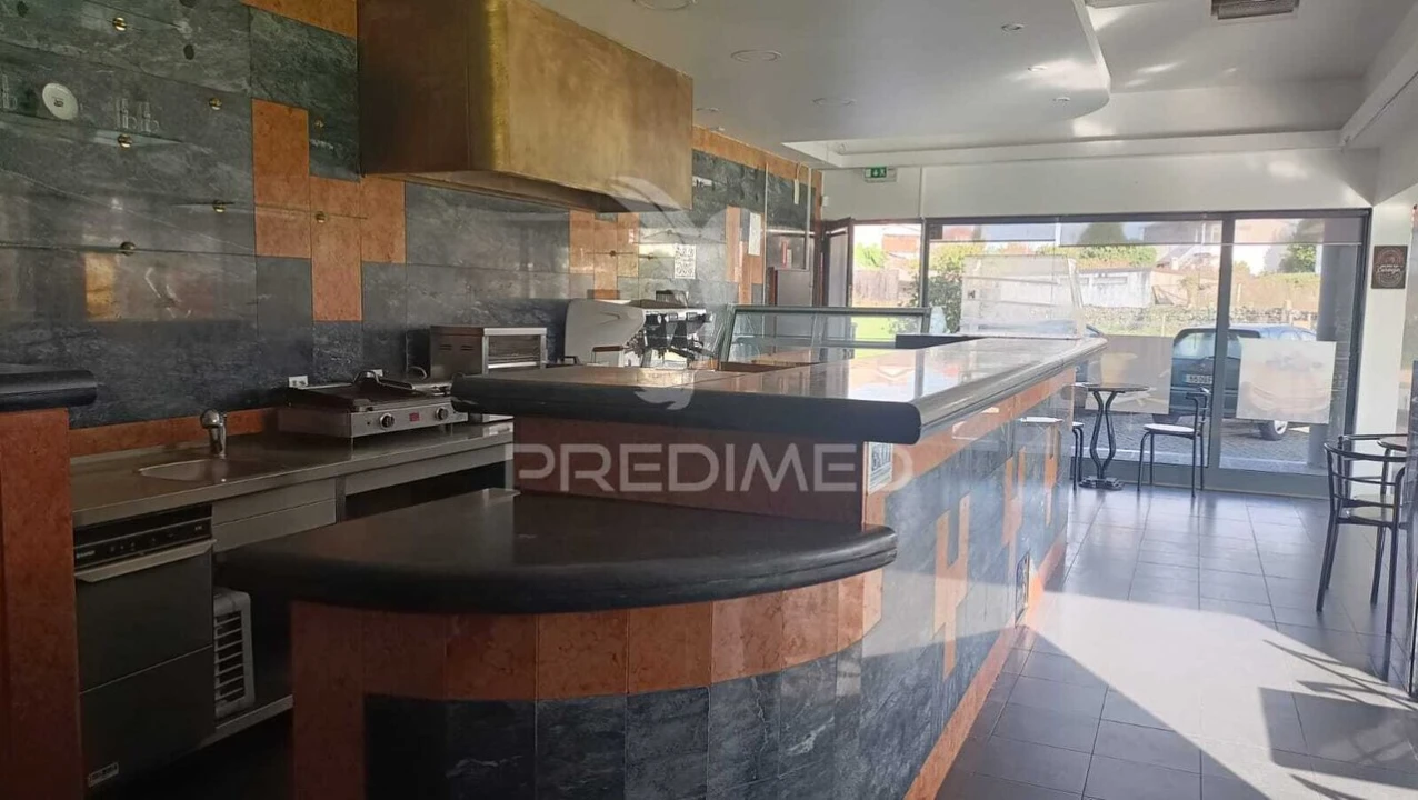 Loja para Arrendamento em Coronado (São Romão e São Mamede) Foto 3