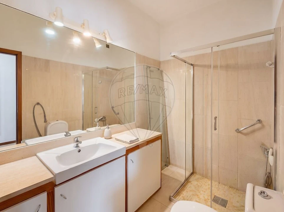 Apartamento T1 para Venda em Lagos (São Sebastião e Santa Maria) Foto 16