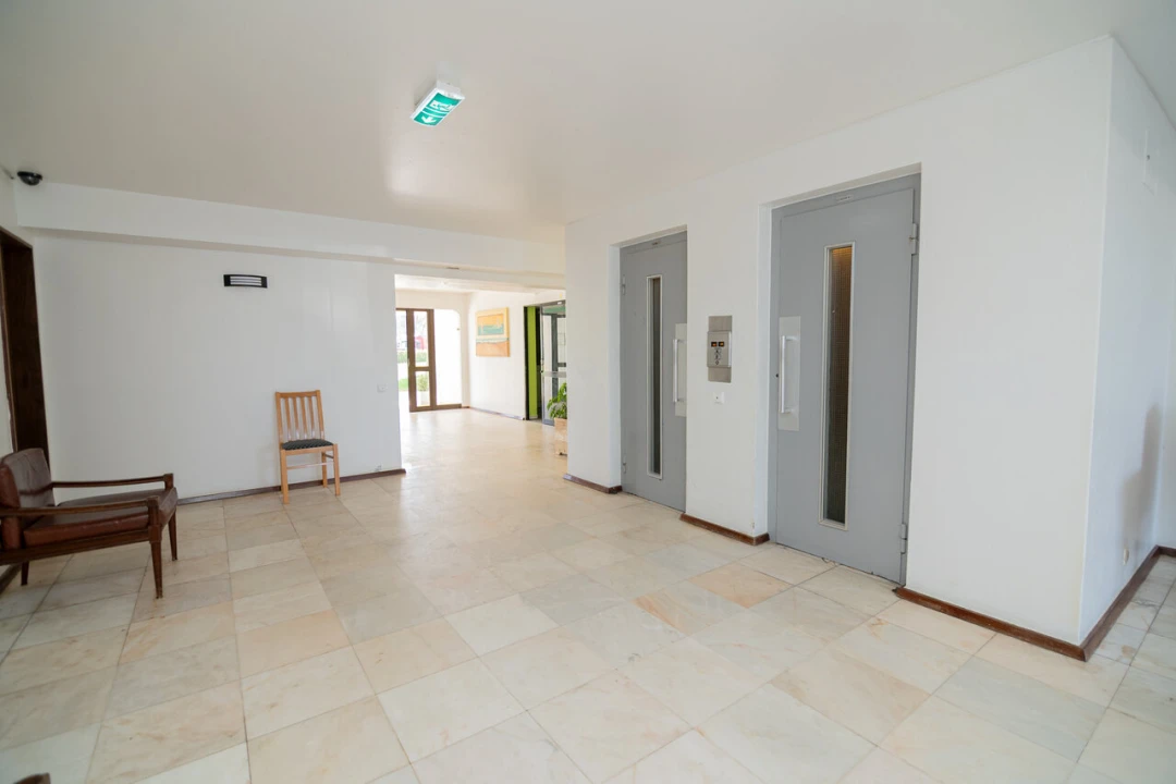 Apartamento T1 para Venda em Alvor Foto 10