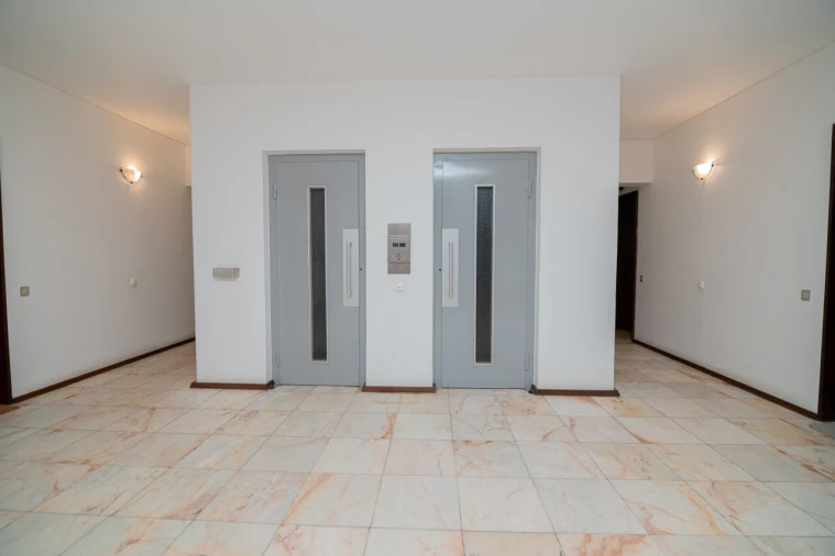 Apartamento T1 para Venda em Alvor Foto 11