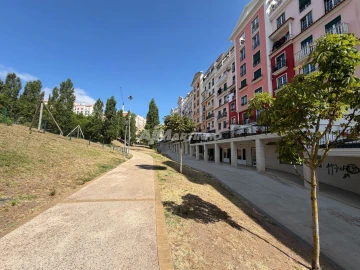 Apartamento T2 para Arrendamento em Águas Livres