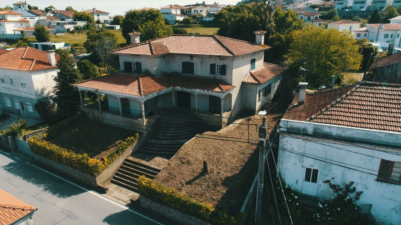 Moradia T5 para Venda em Brufe Foto 1