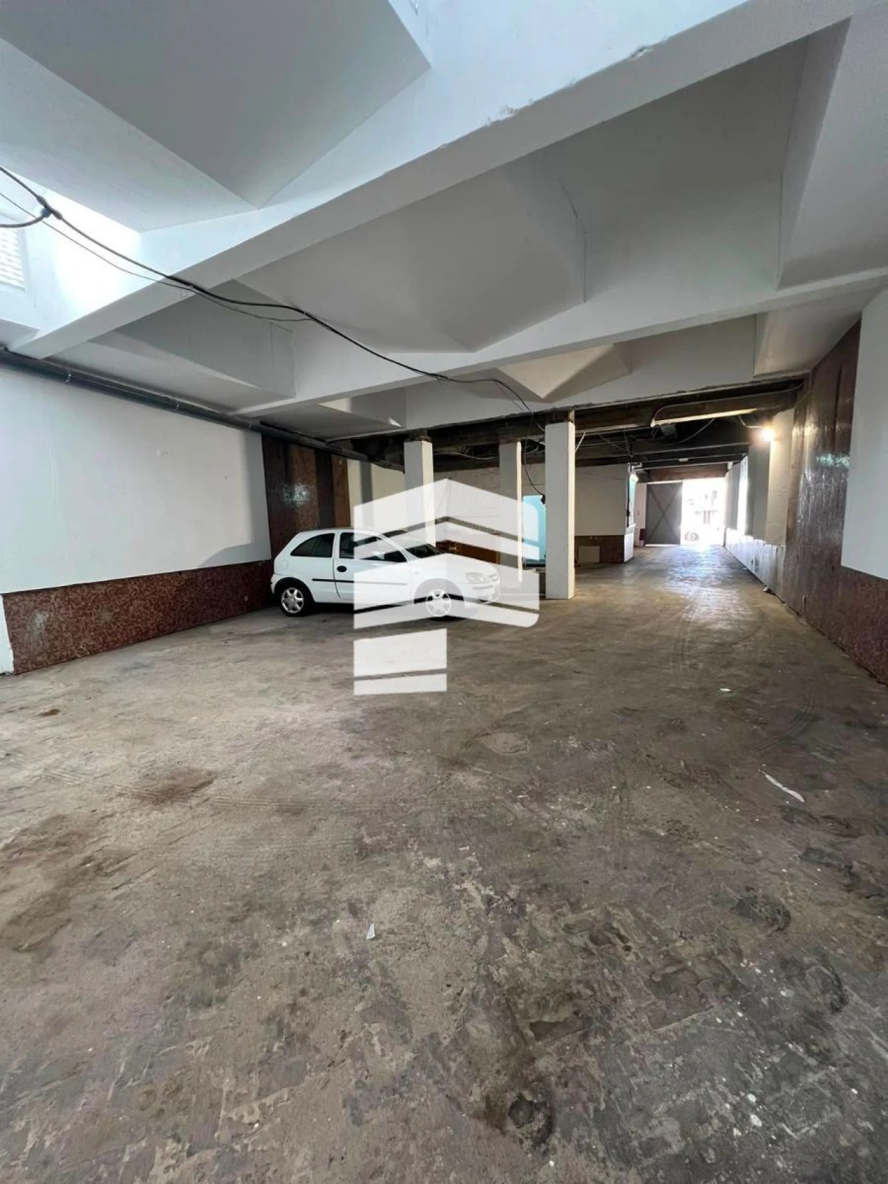 Loja para Arrendamento em Funchal (São Pedro) Foto 1