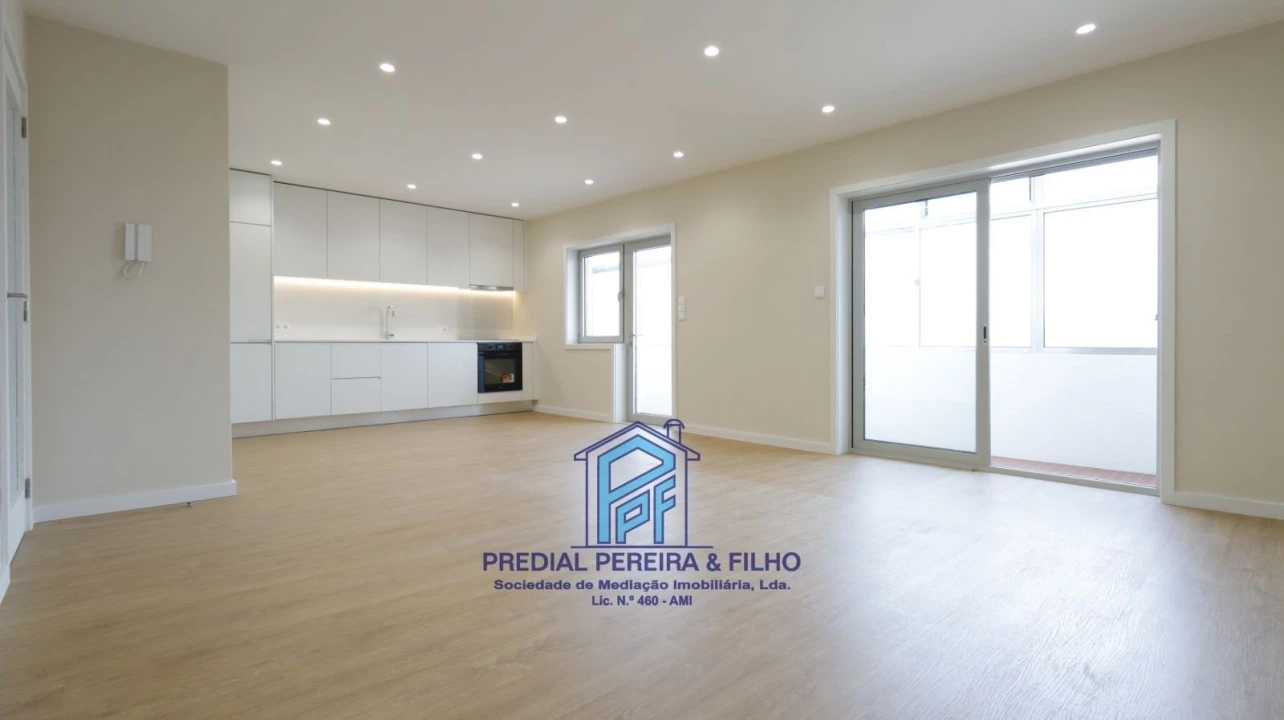 Apartamento T5 para Venda em Cidade da Maia Foto 3