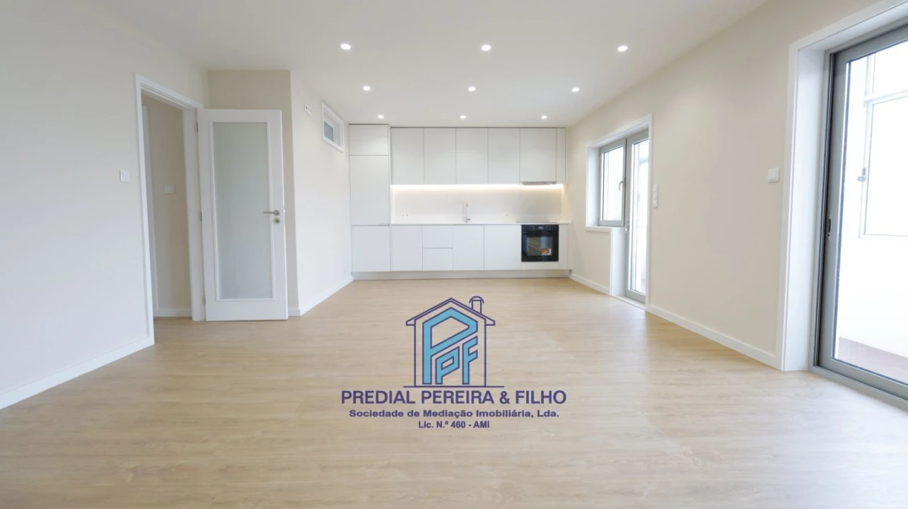 Apartamento T5 para Venda em Cidade da Maia Foto 4