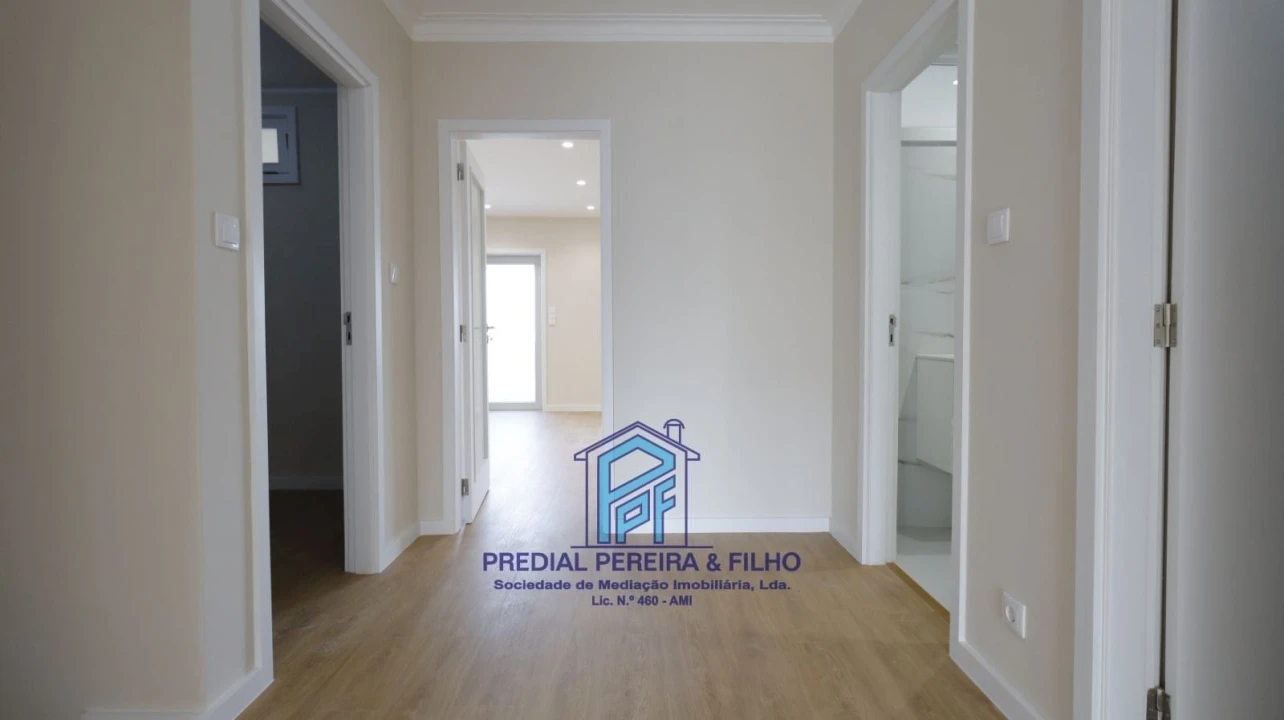 Apartamento T5 para Venda em Cidade da Maia Foto 10