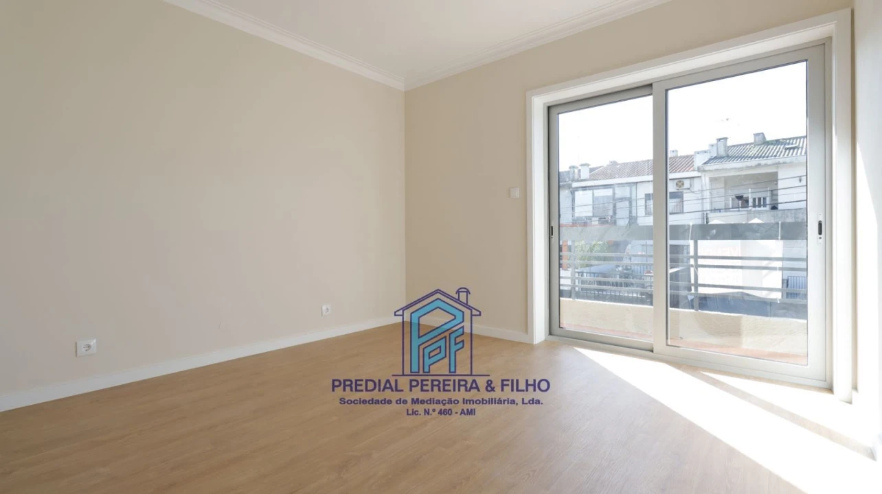 Apartamento T5 para Venda em Cidade da Maia Foto 15