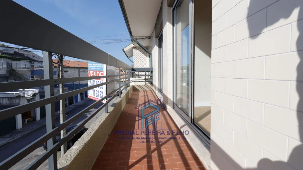 Apartamento T5 para Venda em Cidade da Maia Foto 18