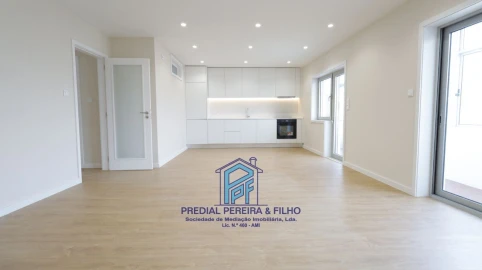 Apartamento T5 para Venda em Cidade da Maia