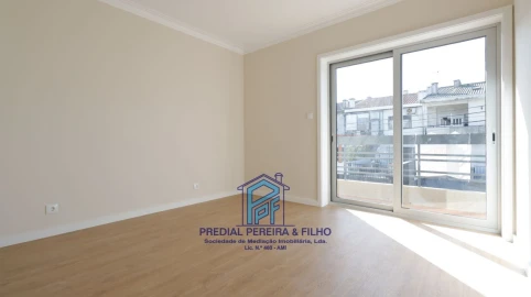 Apartamento T5 para Venda em Cidade da Maia