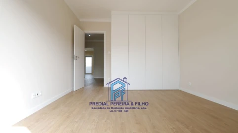 Apartamento T5 para Venda em Cidade da Maia