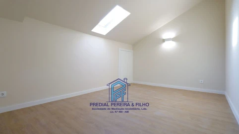 Apartamento T5 para Venda em Cidade da Maia