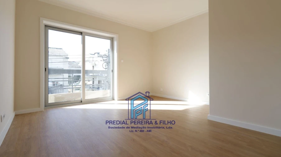 Apartamento T5 para Venda em Cidade da Maia Foto 12