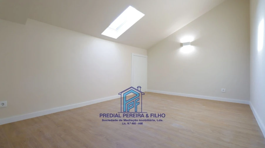 Apartamento T5 para Venda em Cidade da Maia Foto 24