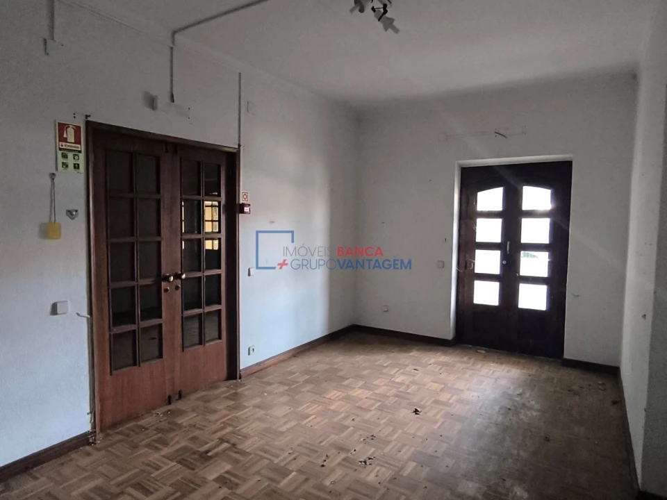 Moradia T4 para Venda em Minde Foto 3