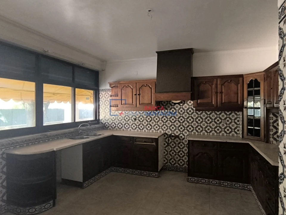Moradia T4 para Venda em Minde Foto 9