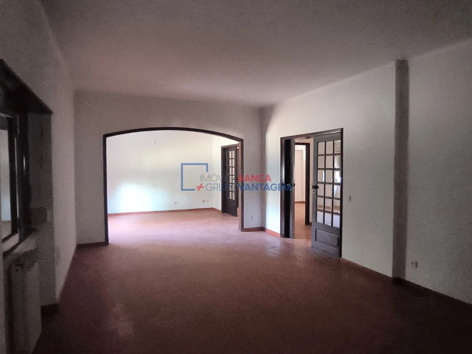 Moradia T4 para Venda em Minde Foto 12