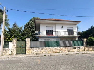 Moradia T4 para Venda em Minde