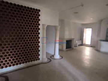 Moradia T4 para Venda em Minde