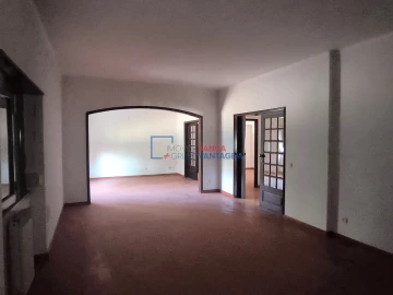 Moradia T4 para Venda em Minde