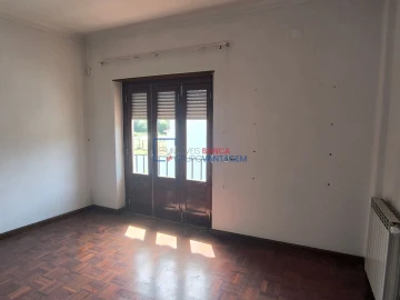 Moradia T4 para Venda em Minde