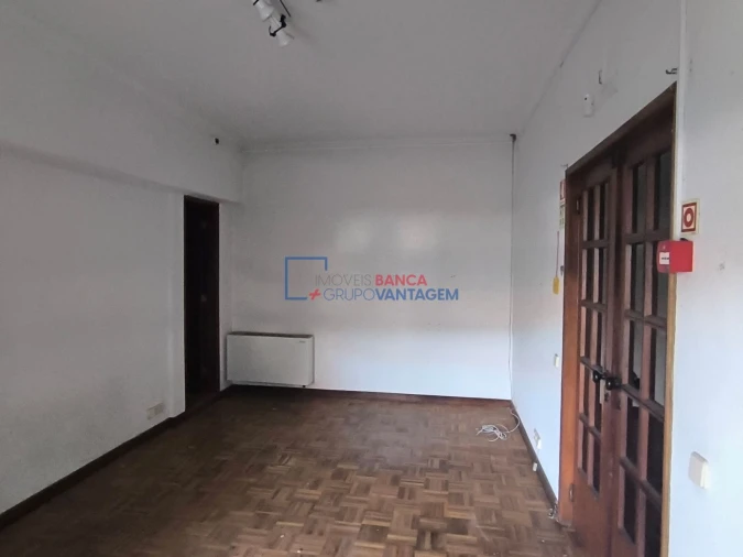 Moradia T4 para Venda em Minde Foto 4